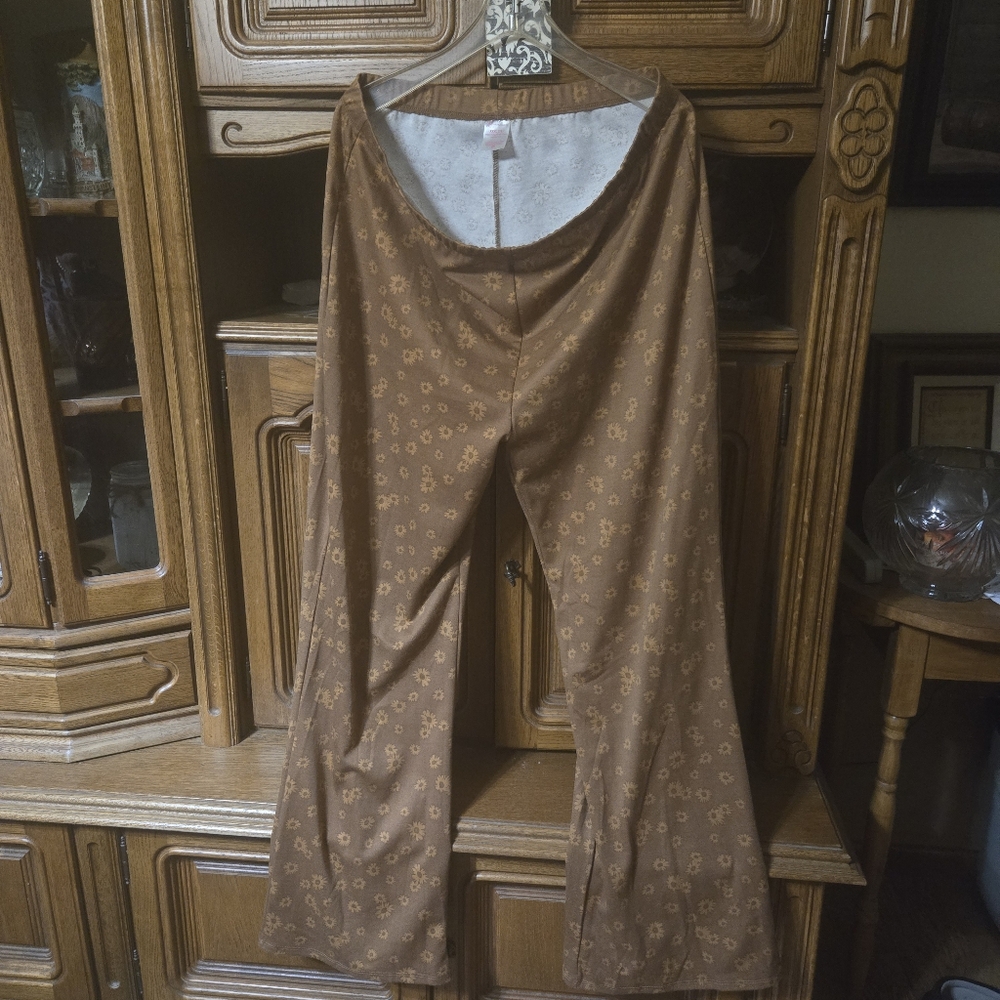Brown and Yellow Floral Flare Leg Pants by No Boundaries Size XXXL (21)